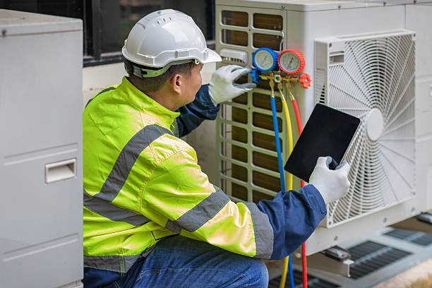 Professional Hvac technician working in Janesville, CA